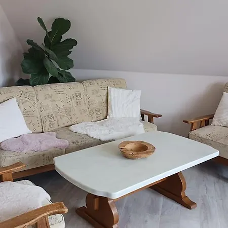 아파트 Gaestewohnung Im Familienhaus